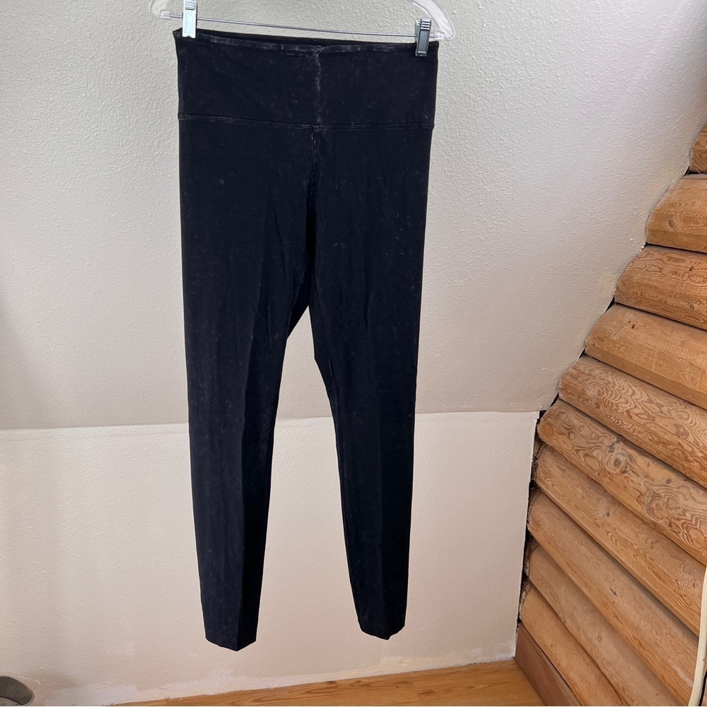 PINK VICTORIA’S SECRET YOGA Workout Leggings. Size Medium. Factory distressed